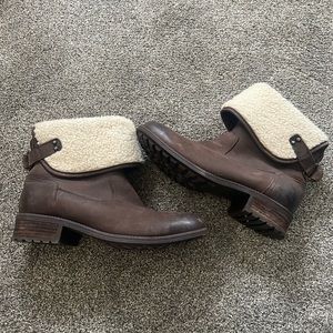 Women’s Ugg Boots Aldon - Ankle Height Shearling Lined — size 11 — Like New